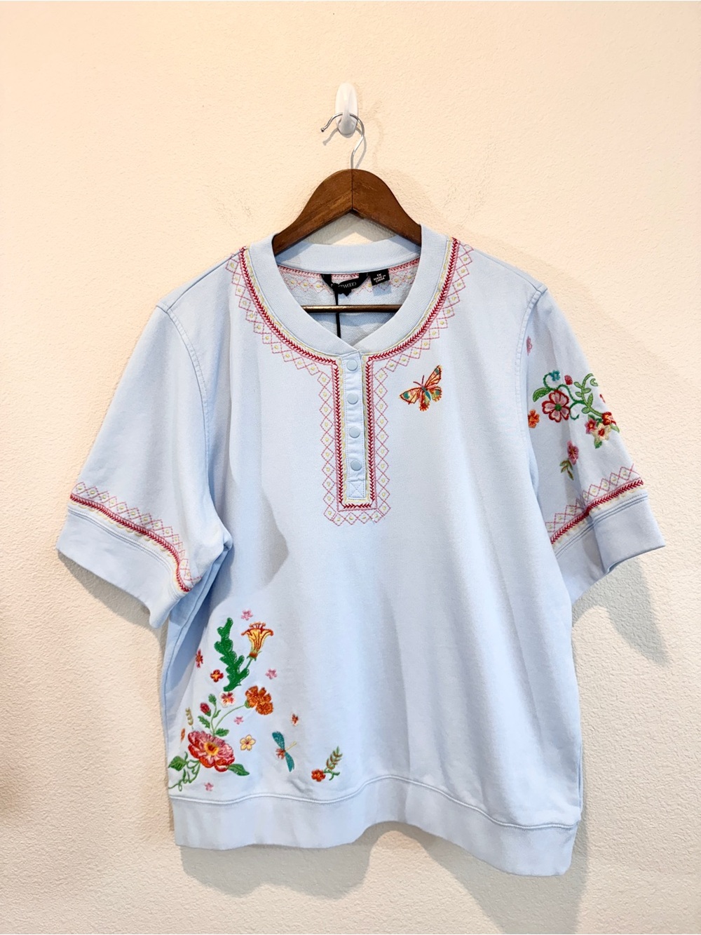 Driftwood Gardenia Dream Henley Top 1X Embroidered Floral Whimsical Blue NWT J50